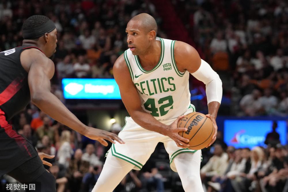 她不断调整 她不断调整