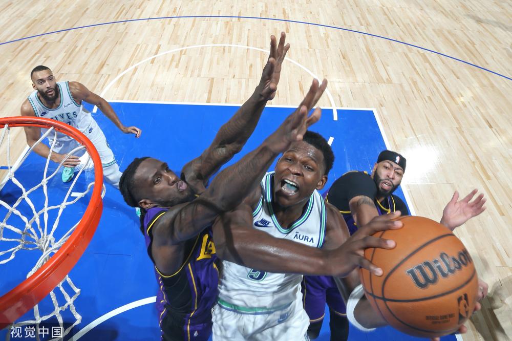 次技术犯规 次技术犯规